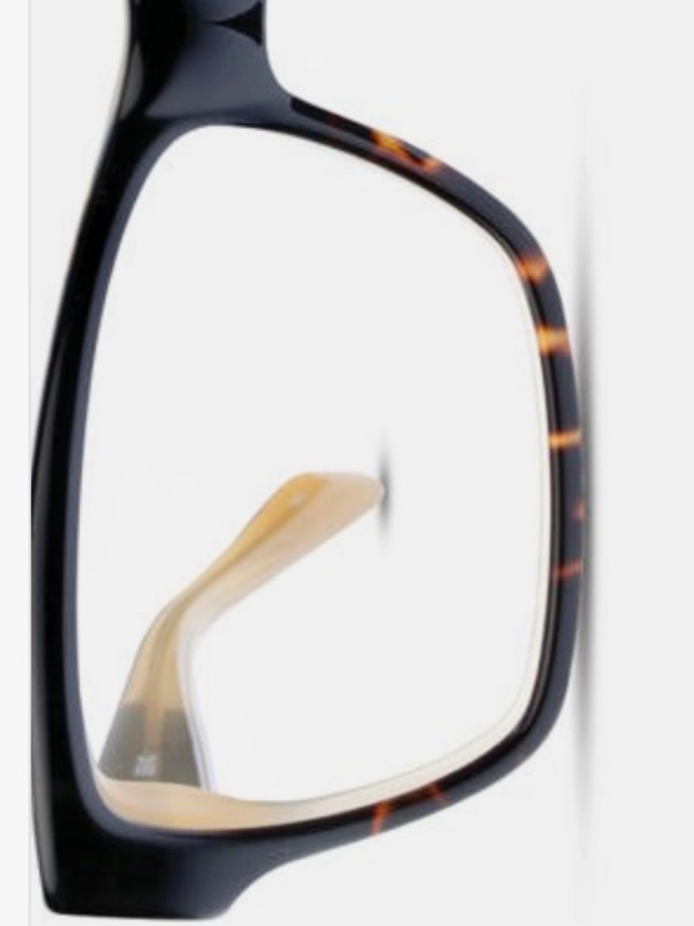 "Cinzia Designs Europa" Bold Eyeglasses in Tortoise Colors w/Blk Arm
